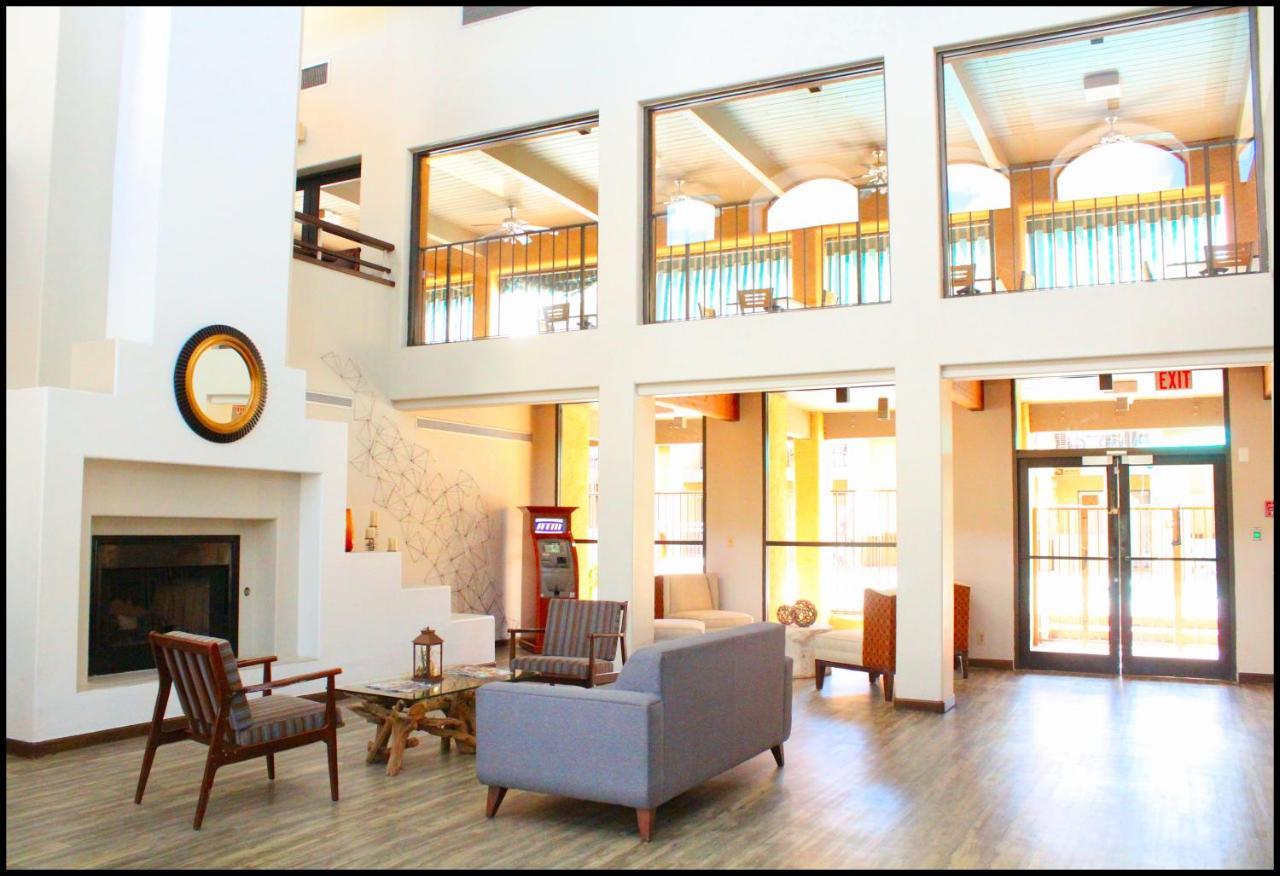 Ramada By Wyndham Tucson Airport Hotel Drexel Heights Kültér fotó
