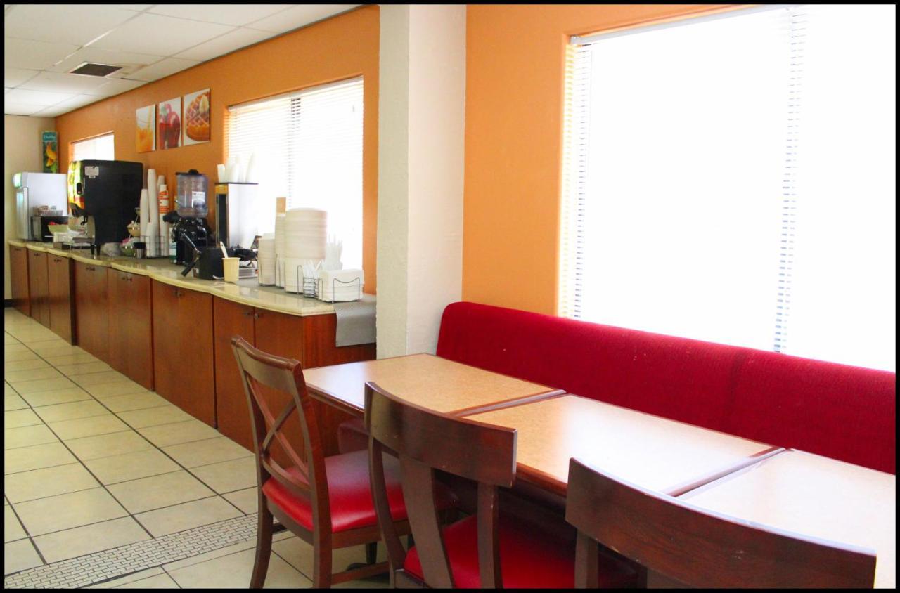 Ramada By Wyndham Tucson Airport Hotel Drexel Heights Kültér fotó