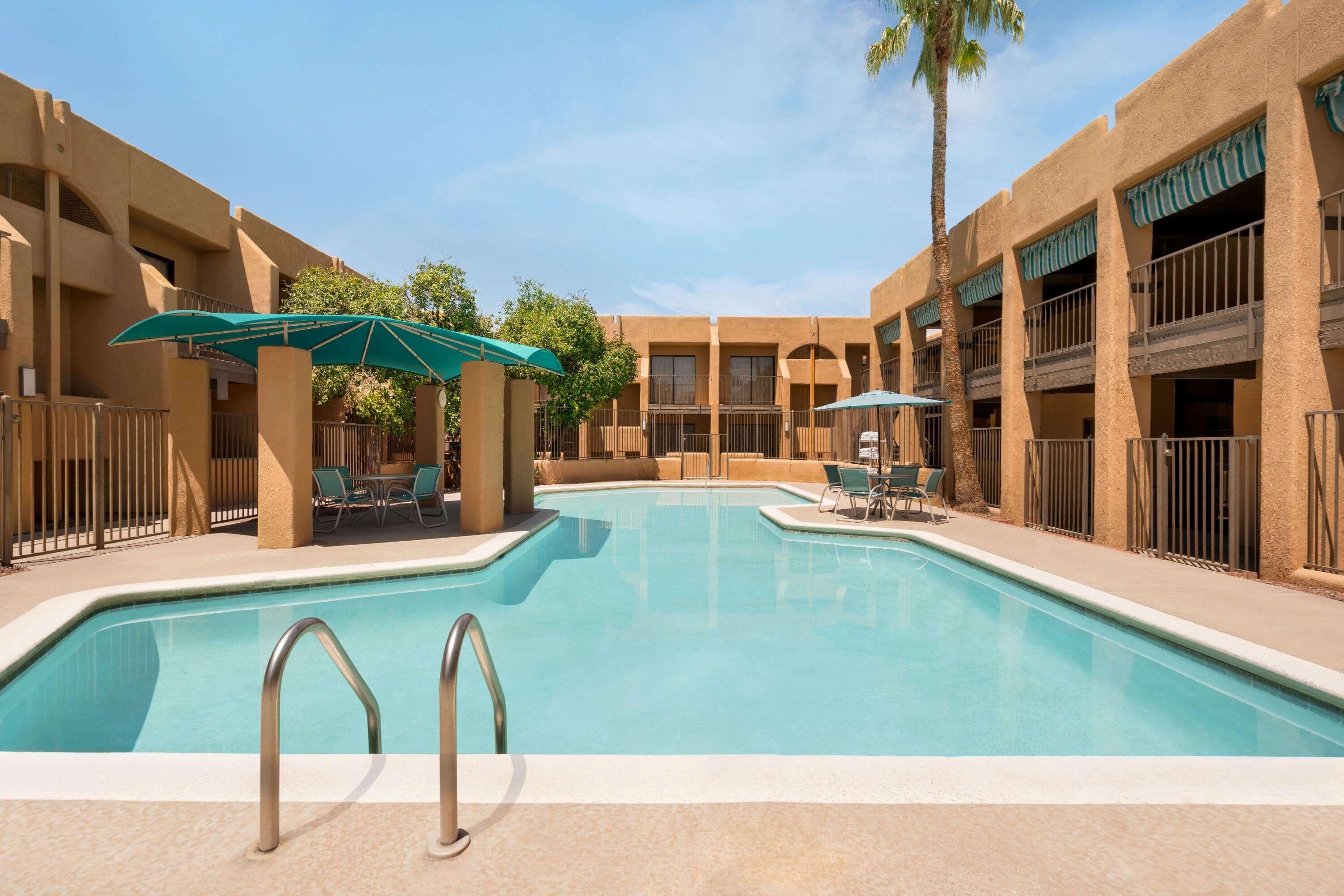 Ramada By Wyndham Tucson Airport Hotel Drexel Heights Kültér fotó