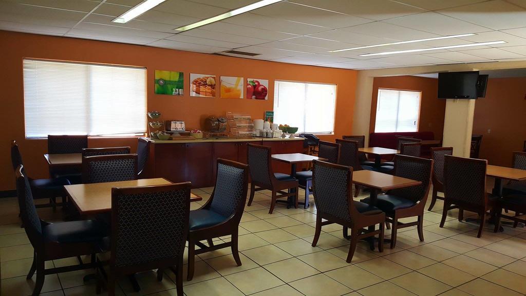 Ramada By Wyndham Tucson Airport Hotel Drexel Heights Kültér fotó